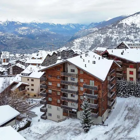 In Near Slopes Apartment *