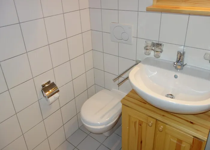 In Near Slopes 南达